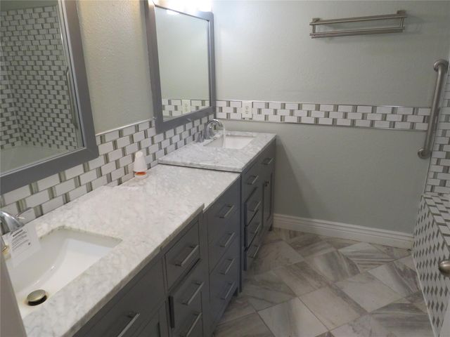 10 Forrest Lane, Angleton, TX 77515