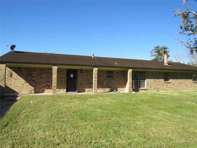 10 Forrest Lane, Angleton, TX 77515