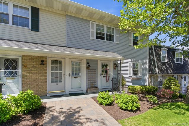 10 Harbour Lane 4B, Oyster Bay, NY 11771