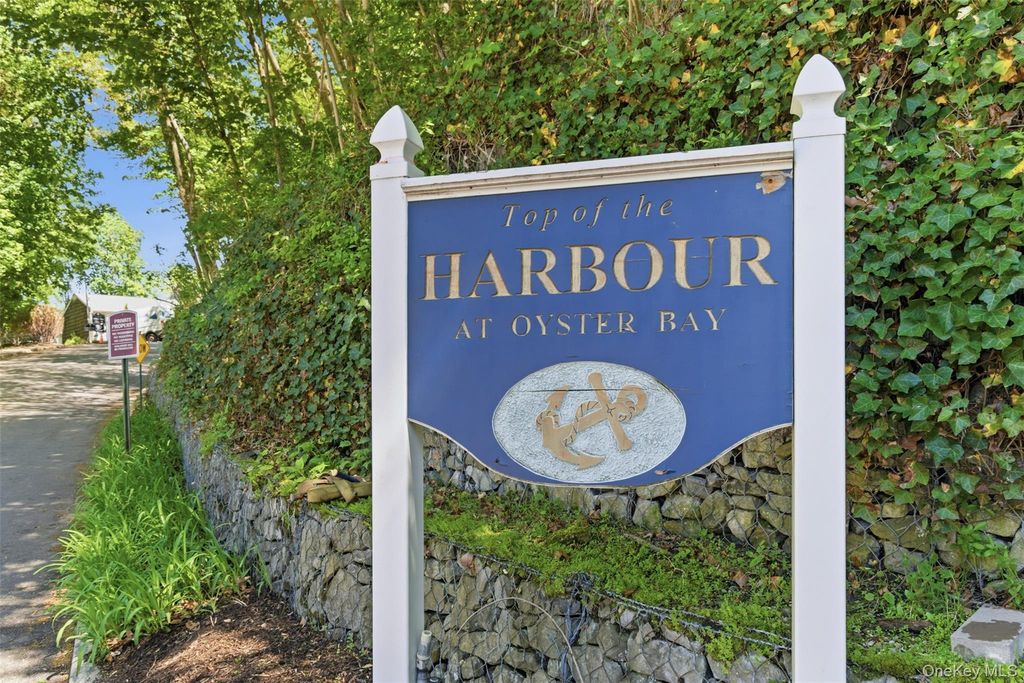 10 Harbour Lane 4B, Oyster Bay, NY 11771