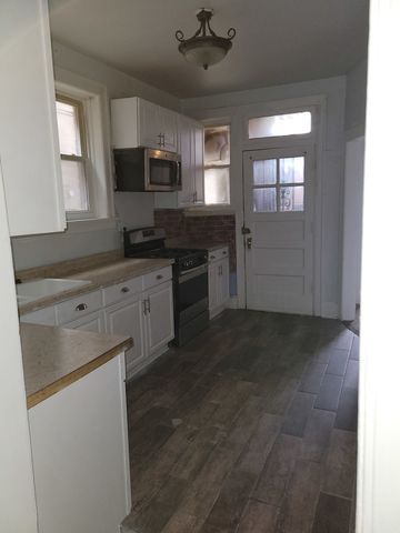 7842 S Bennett Avenue 1, Chicago, IL 60649