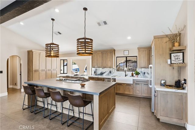 30861 Blackhorse Drive, Canyon Lake, CA 92587