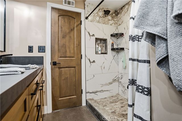 30861 Blackhorse Drive, Canyon Lake, CA 92587