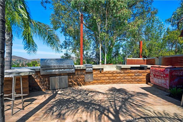 30861 Blackhorse Drive, Canyon Lake, CA 92587