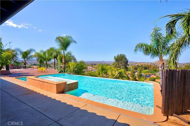 30861 Blackhorse Drive, Canyon Lake, CA 92587