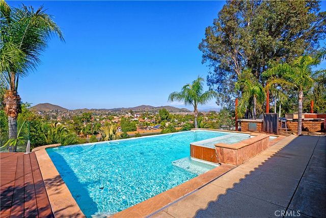 30861 Blackhorse Drive, Canyon Lake, CA 92587