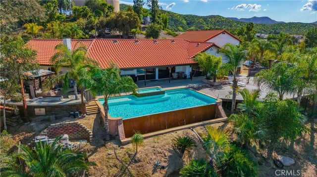 30861 Blackhorse Drive, Canyon Lake, CA 92587