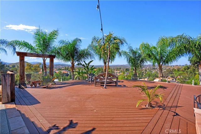 30861 Blackhorse Drive, Canyon Lake, CA 92587