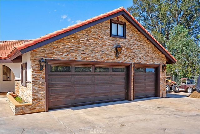 30861 Blackhorse Drive, Canyon Lake, CA 92587