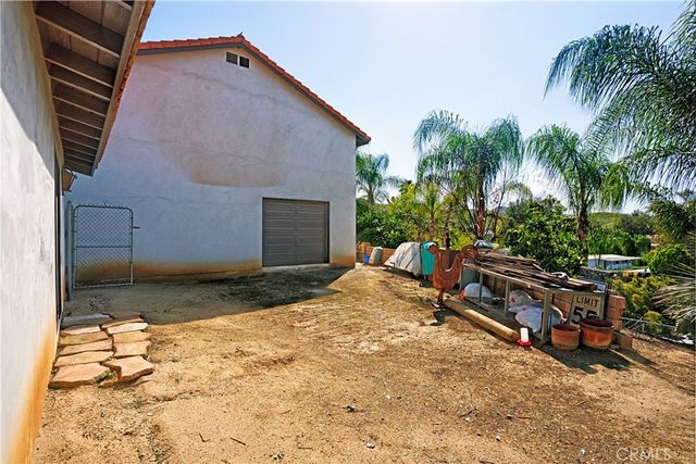 30861 Blackhorse Drive, Canyon Lake, CA 92587