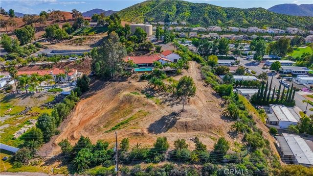 30861 Blackhorse Drive, Canyon Lake, CA 92587