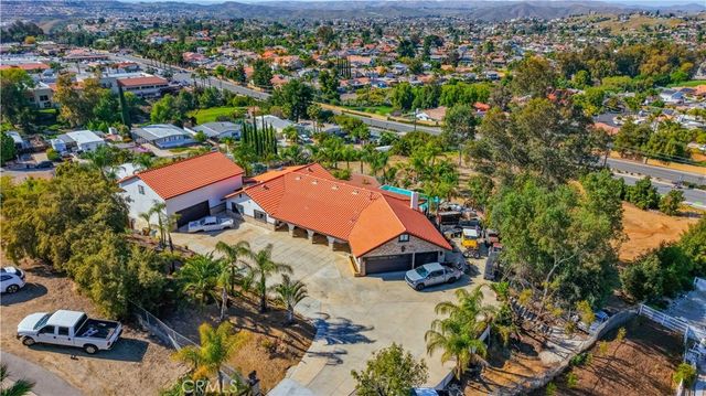 30861 Blackhorse Drive, Canyon Lake, CA 92587