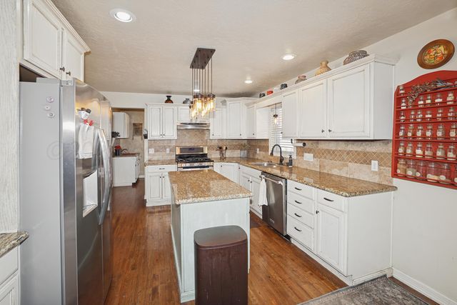 602 N Main Street, Stratford, TX 79084