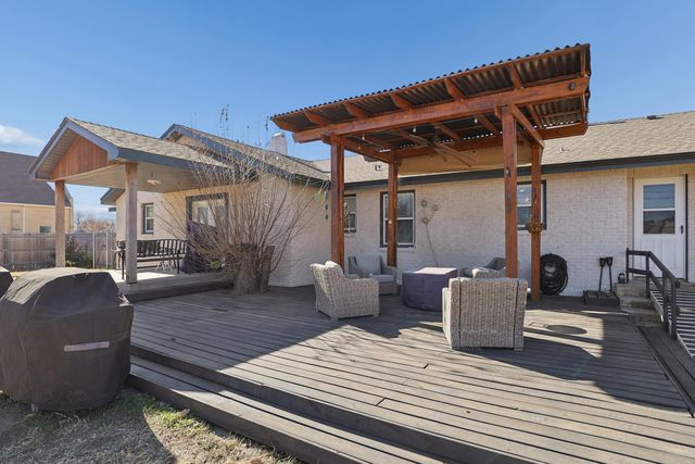 602 N Main Street, Stratford, TX 79084