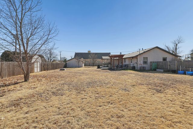 602 N Main Street, Stratford, TX 79084