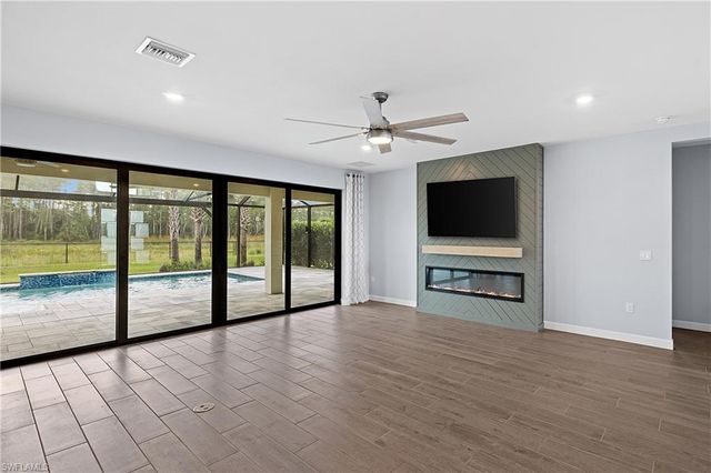 20475 Napa LOOP, Estero, FL 33928