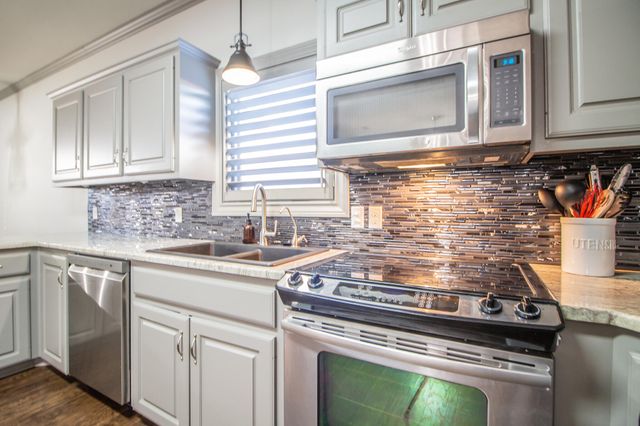 9804 Durham Avenue, Lubbock, TX 79424