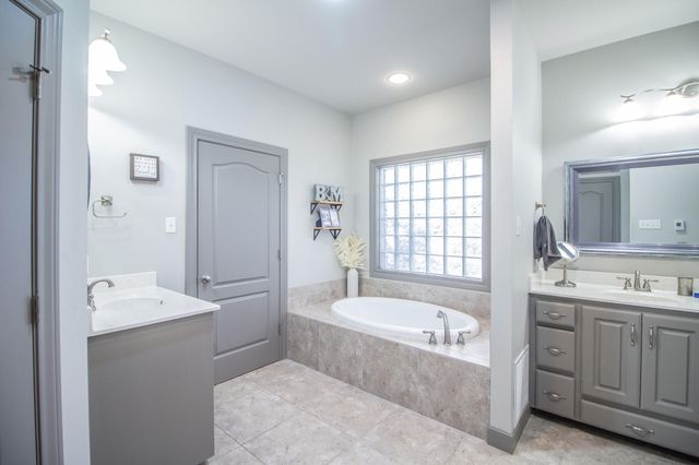 9804 Durham Avenue, Lubbock, TX 79424