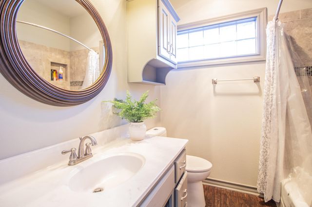 9804 Durham Avenue, Lubbock, TX 79424