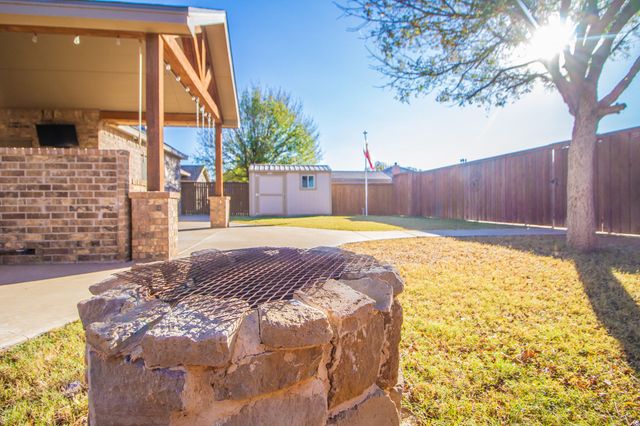 9804 Durham Avenue, Lubbock, TX 79424