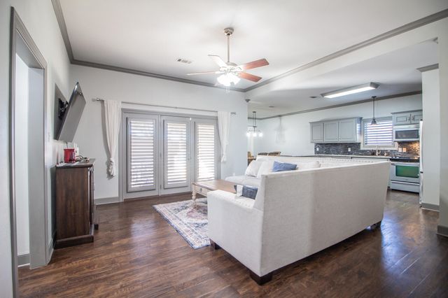 9804 Durham Avenue, Lubbock, TX 79424