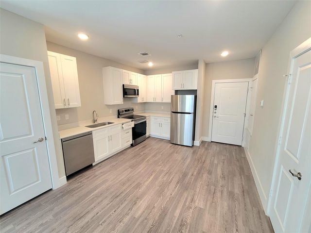 1620 Oak Tree Dr Drive 3302, Houston, TX 77080