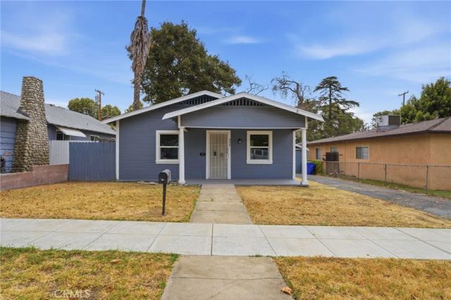234 N Laurel Avenue, Upland, CA 91786