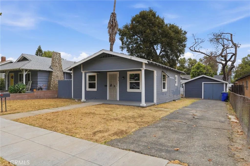 234 N Laurel Avenue, Upland, CA 91786