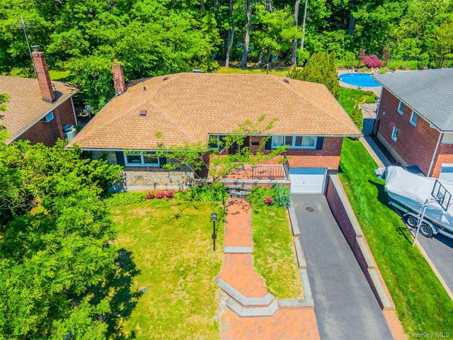 205 Halsey Avenue, Jericho, NY 11753