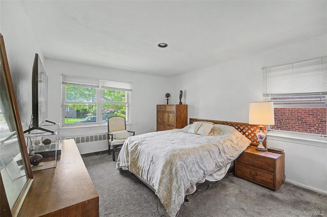 205 Halsey Avenue, Jericho, NY 11753