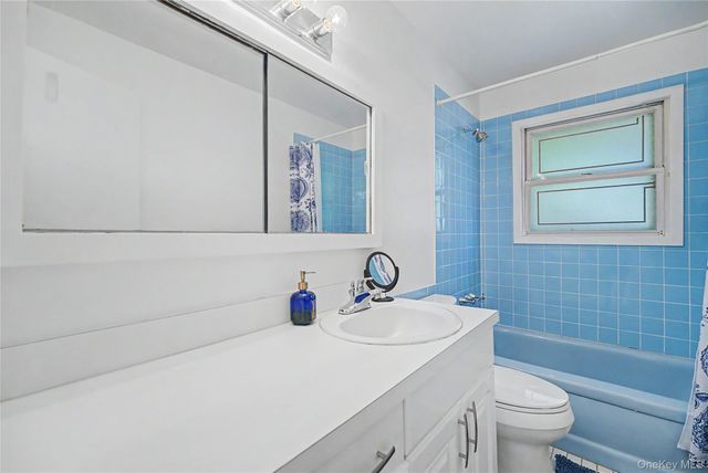 205 Halsey Avenue, Jericho, NY 11753