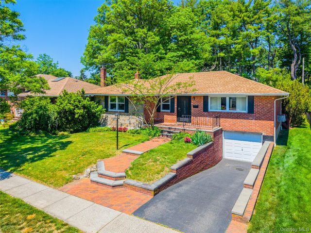 205 Halsey Avenue, Jericho, NY 11753