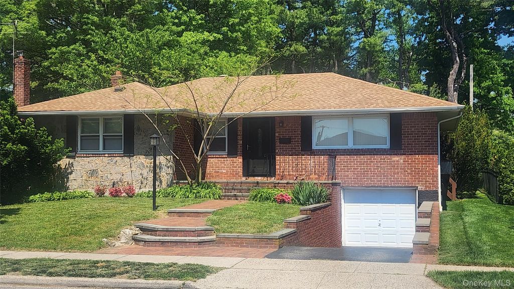 205 Halsey Avenue, Jericho, NY 11753