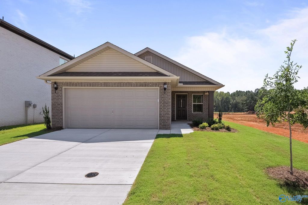 27980 Devvenshire Drive, Harvest, AL 35749