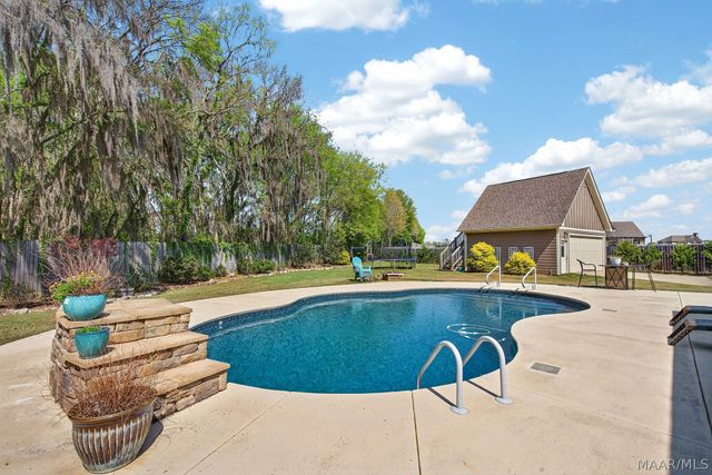 176 Boykin Lakes Loop, Pike Road, AL 36064