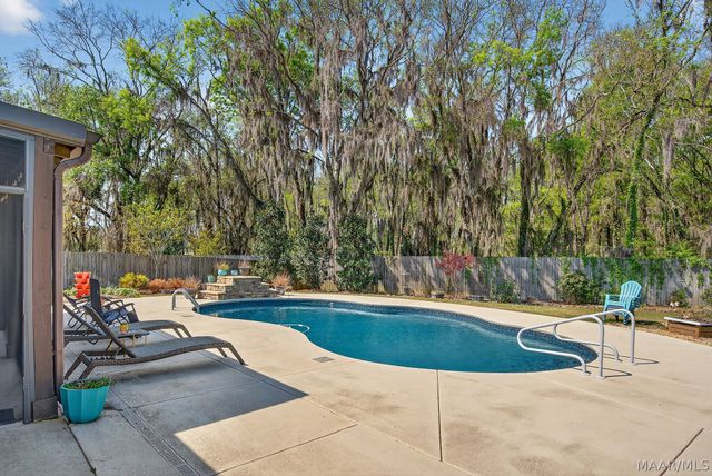 176 Boykin Lakes Loop, Pike Road, AL 36064