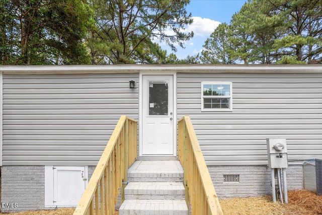 8218 N Nc 27 E, Coats, NC 27521