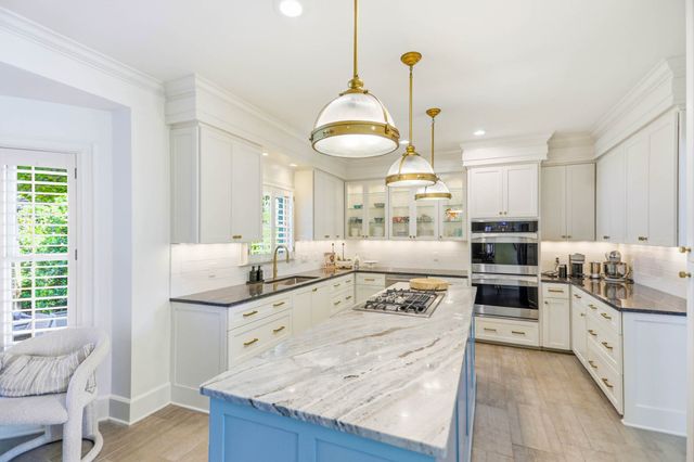 107 Chatsworth Dr, Nashville, TN 37215