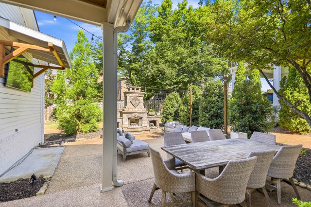 107 Chatsworth Dr, Nashville, TN 37215