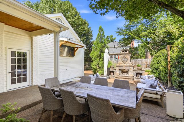 107 Chatsworth Dr, Nashville, TN 37215