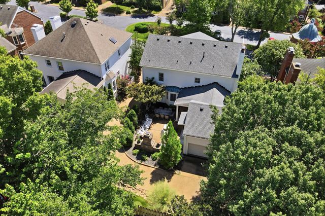 107 Chatsworth Dr, Nashville, TN 37215