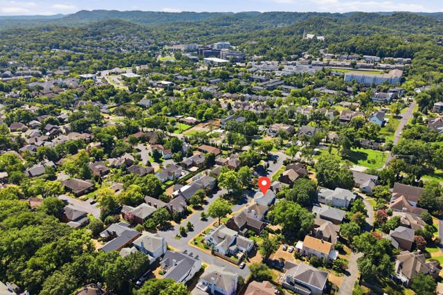 107 Chatsworth Dr, Nashville, TN 37215