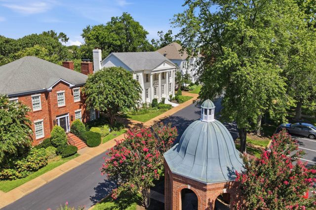 107 Chatsworth Dr, Nashville, TN 37215