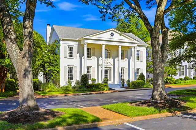 107 Chatsworth Dr, Nashville, TN 37215