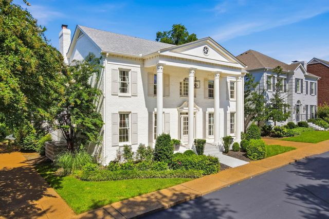 107 Chatsworth Dr, Nashville, TN 37215