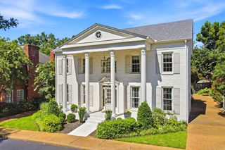 107 Chatsworth Dr, Nashville, TN 37215