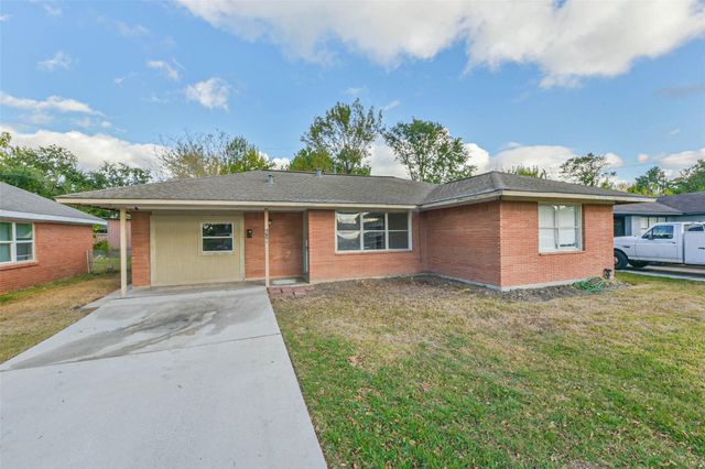 2115 Dewberry Lane, Pasadena, TX 77502