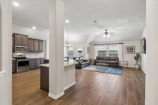 4137 Snowberry Lane, Fort Worth, TX 76036