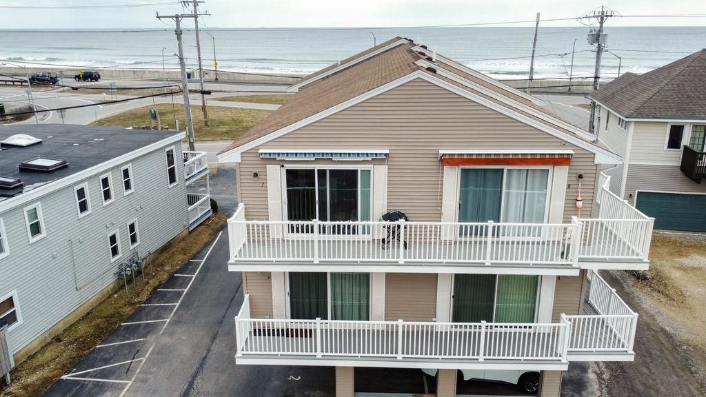 Image 12 of property listing at 611 Ocean Blvd Unit 3, Hampton, NH 03842