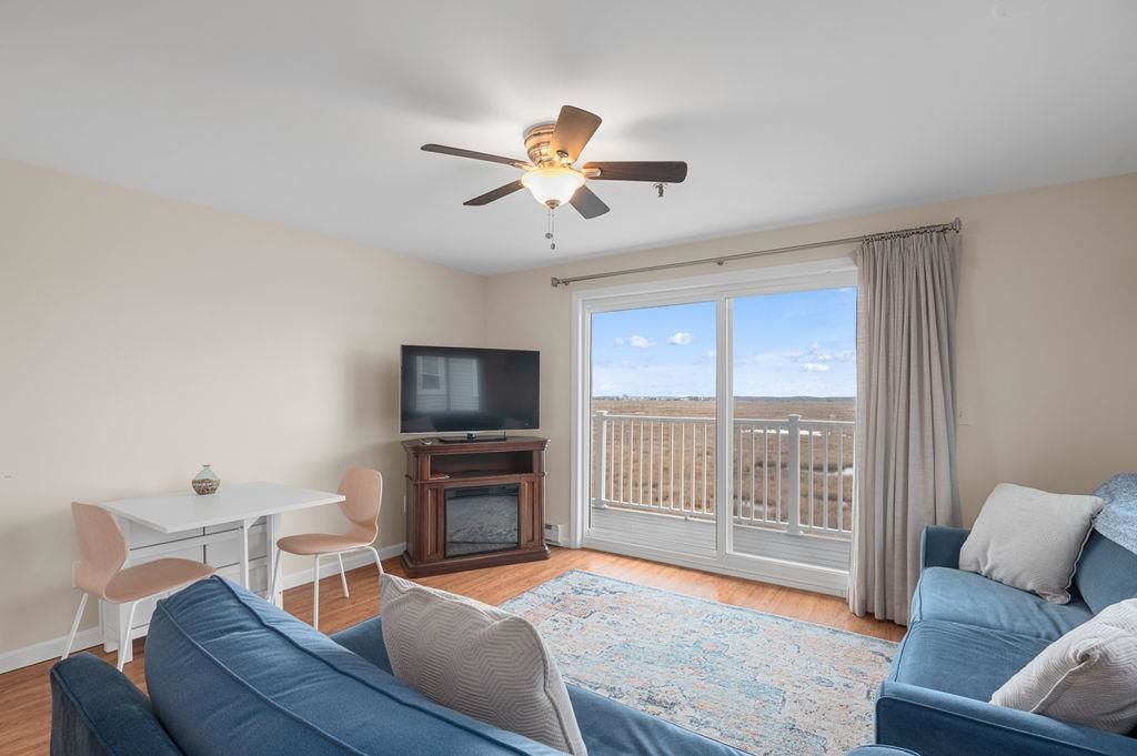 Image 15 of property listing at 611 Ocean Blvd Unit 3, Hampton, NH 03842